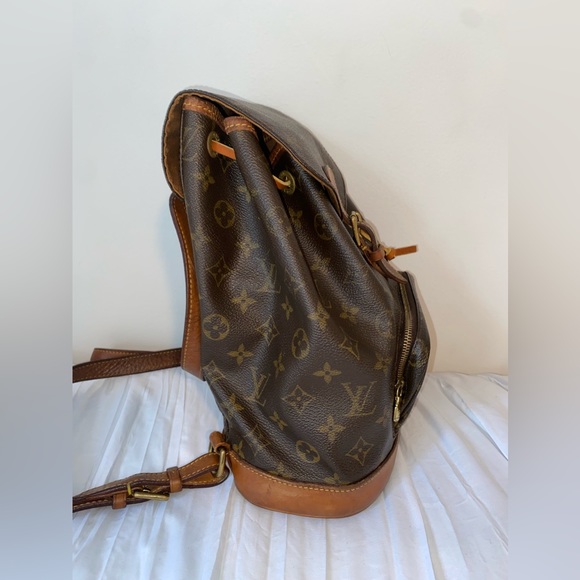 Louis Vuitton Montsouris Backpack - Picture 2 of 15